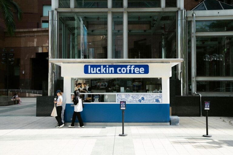 Famous Chinese Luckin Coffee To Open In Malaysia In Early 2025, Expect Yuanyang & Cheese-Flavoured Coffee