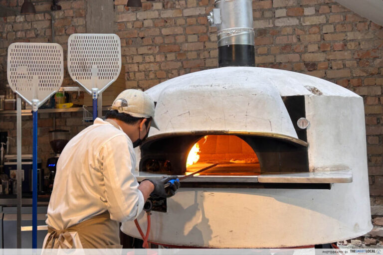 We Tried Kai Xi Hor Fun & Lamb Satay Pizza From 1More Pizza To See If They Taste Legit Or Not